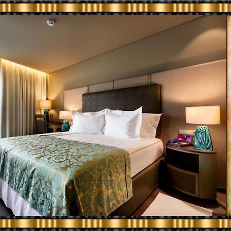 Hotel Jaguar Oporto - Airport To Hotel And City Center And Vice-Versa Is A Free And Continuous Shuttle Service From 7Am To 8Pm Bagian luar foto