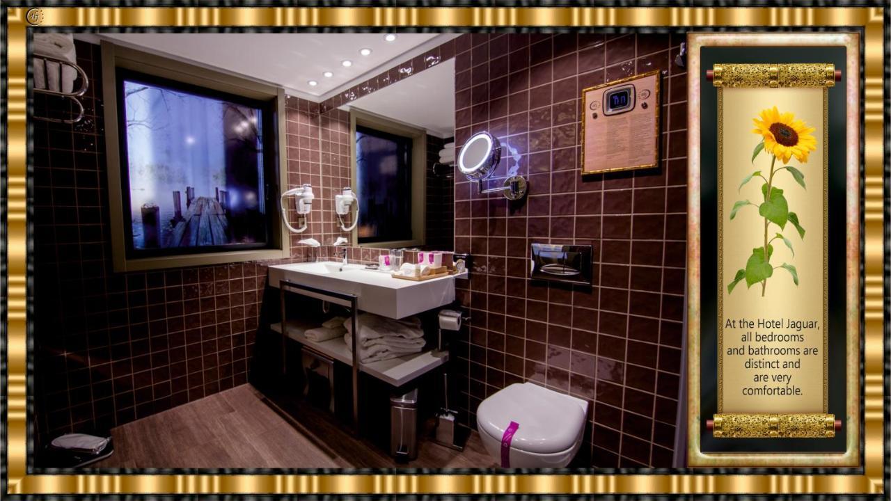 Hotel Jaguar Oporto - Airport To Hotel And City Center And Vice-Versa Is A Free And Continuous Shuttle Service From 7Am To 8Pm Bagian luar foto